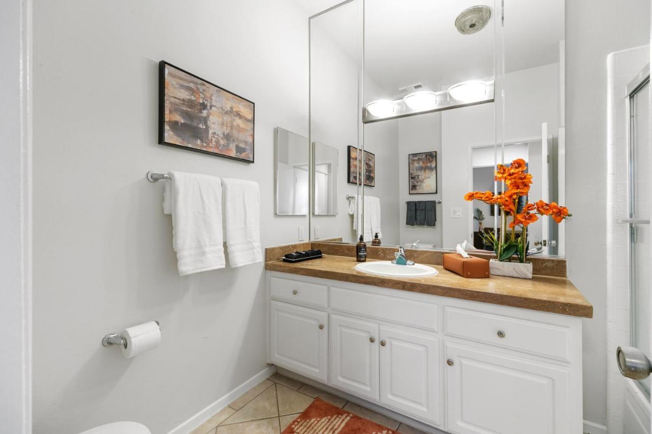Beverly Hills 2 Bed 2 Bath Penthouse With Den And Parking 414 Los Angeles Zewnętrze zdjęcie