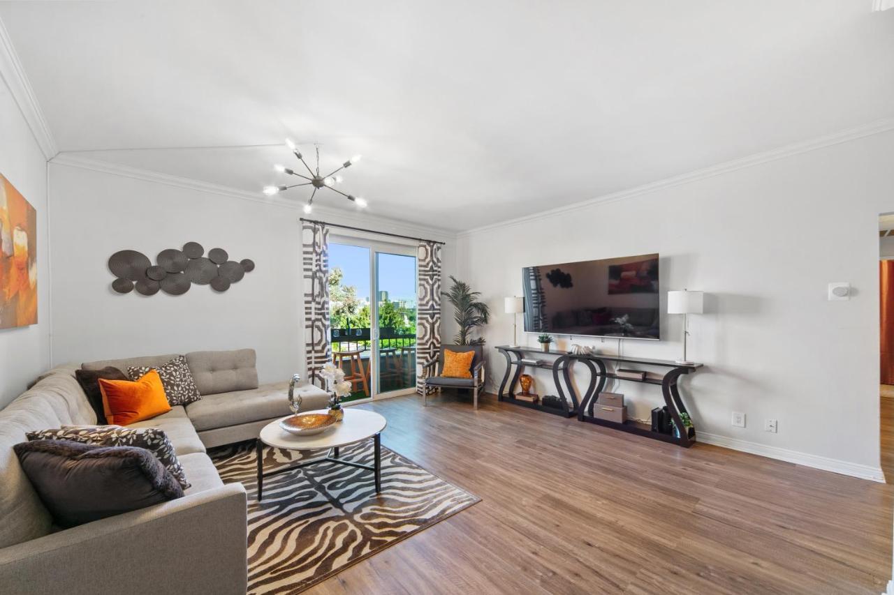 Beverly Hills 2 Bed 2 Bath Penthouse With Den And Parking 414 Los Angeles Zewnętrze zdjęcie